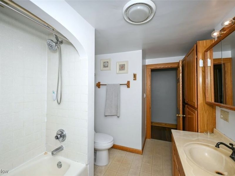 1810 Carter Avenue, Akron, OH 44301 Photo 28