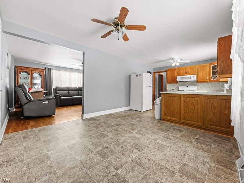 664 Fairview Place, Alliance, OH 44601 Photo 4