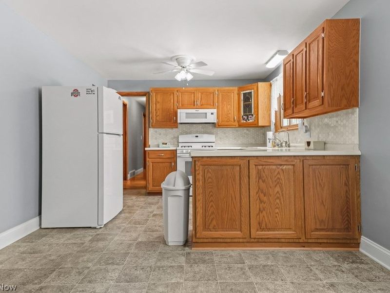 664 Fairview Place, Alliance, OH 44601 Photo 5