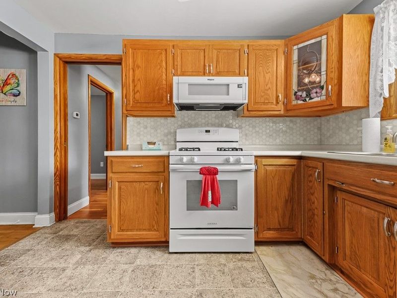 664 Fairview Place, Alliance, OH 44601 Photo 6