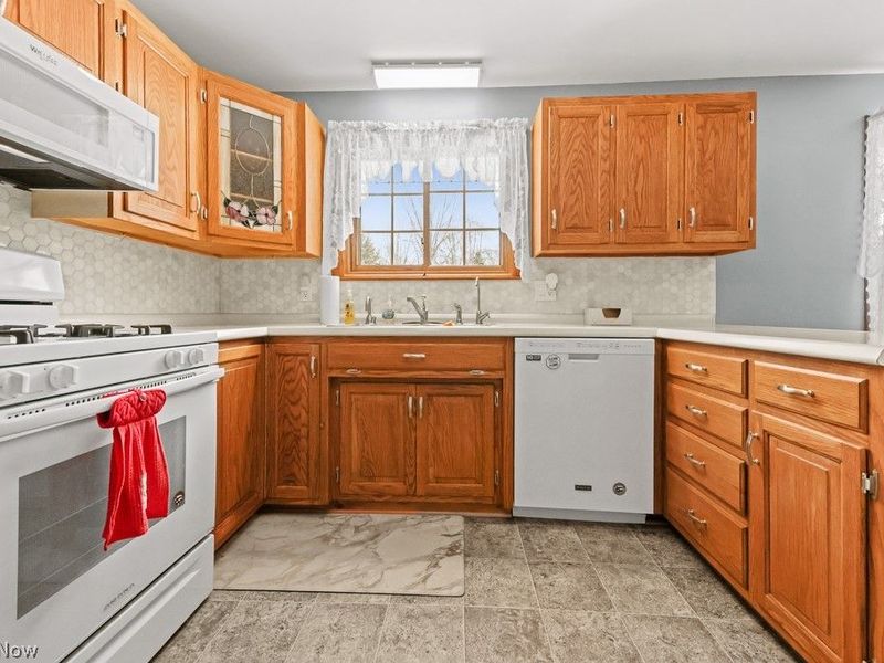 664 Fairview Place, Alliance, OH 44601 Photo 7