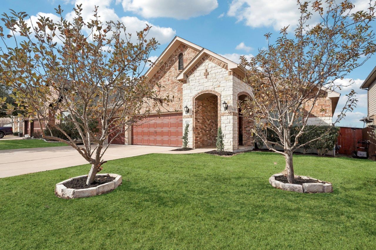 2421 Shumard Bluff Dr, Leander, TX 78641 Main Photo