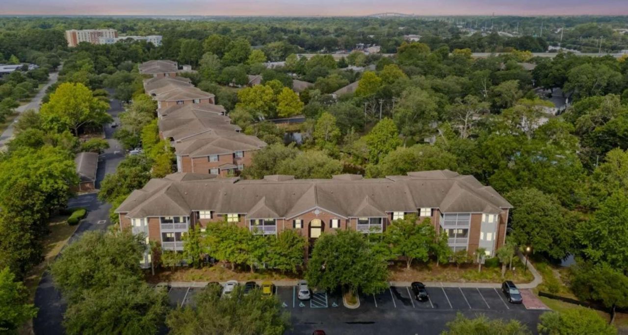 1585 Cambridge Lakes Drive Photo 24