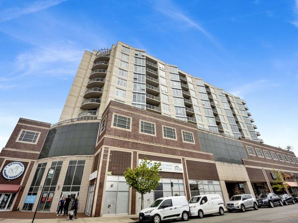 1134 W Granville Avenue, Unit 820, Chicago, IL 60660