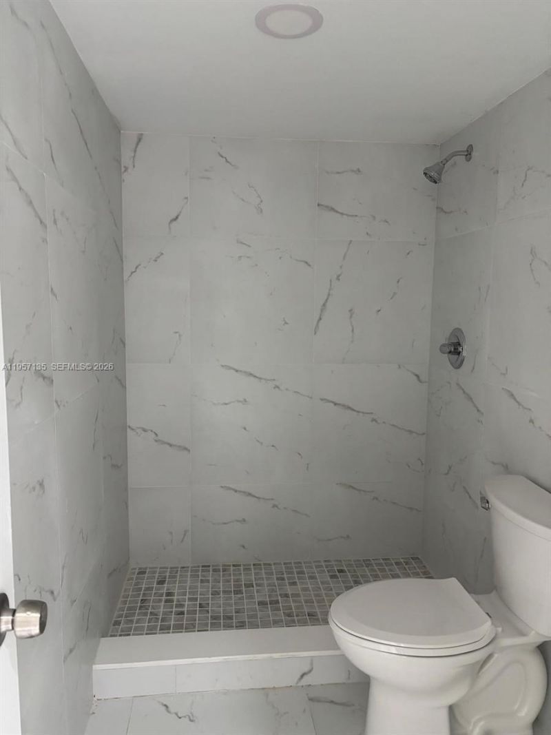 18840 NW 57th Ave, Unit 301, Hialeah, FL 33015 Photo