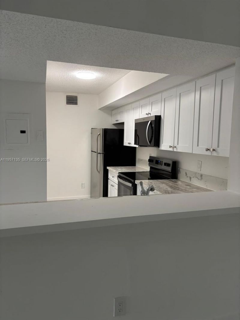 18840 NW 57th Ave, Unit 301, Hialeah, FL 33015 Photo