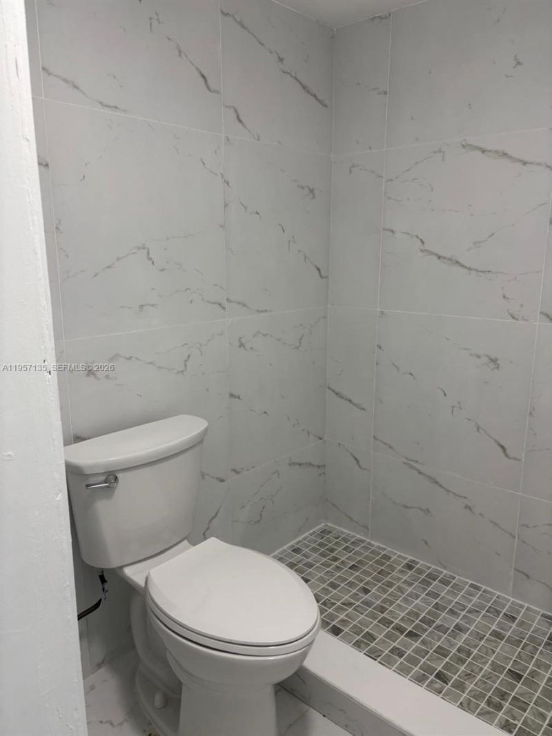 18840 NW 57th Ave, Unit 301, Hialeah, FL 33015 Photo