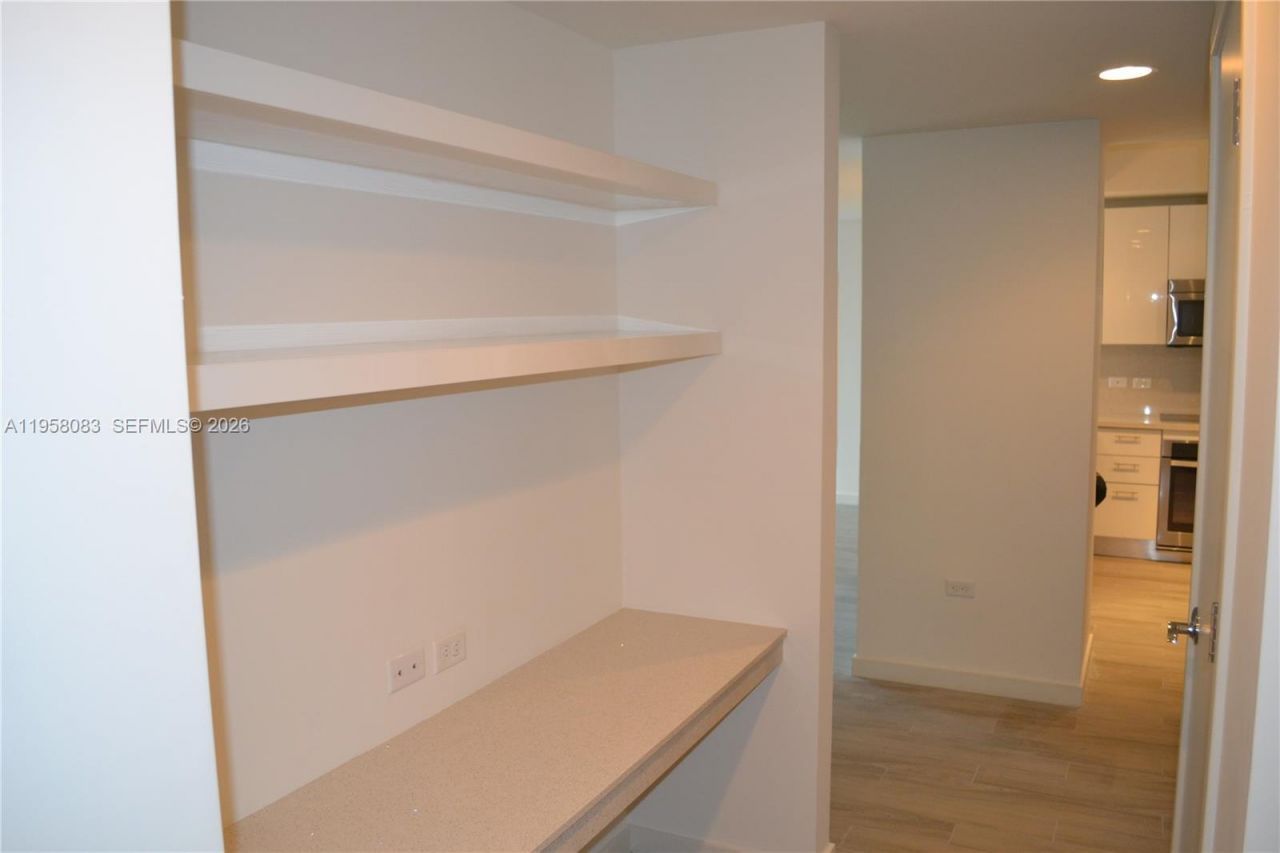 999 SW 1st Ave, Unit 3317, Miami, FL 33130 Photo