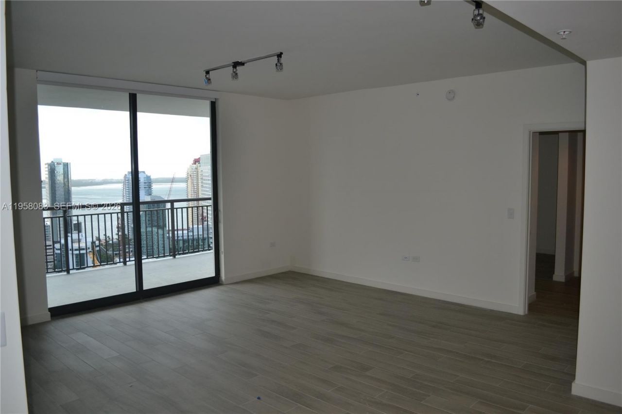 999 SW 1st Ave, Unit 3317, Miami, FL 33130 Photo