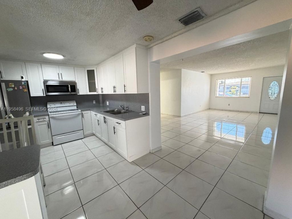 7865 SW 33rd Ter, Miami, FL 33155 Photo