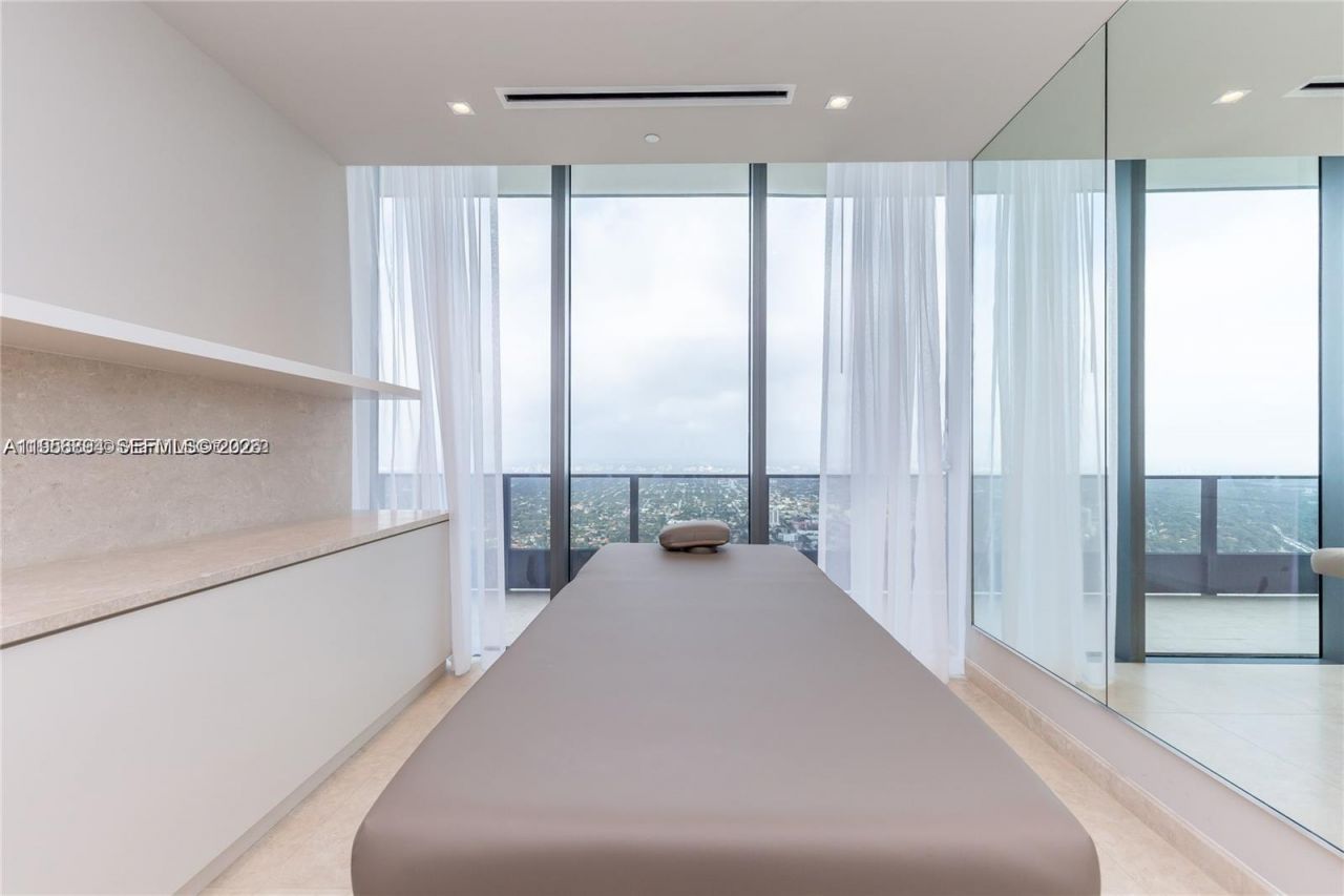 1000 Brickell Plaza , Unit 2414, Miami, FL 33131 Photo