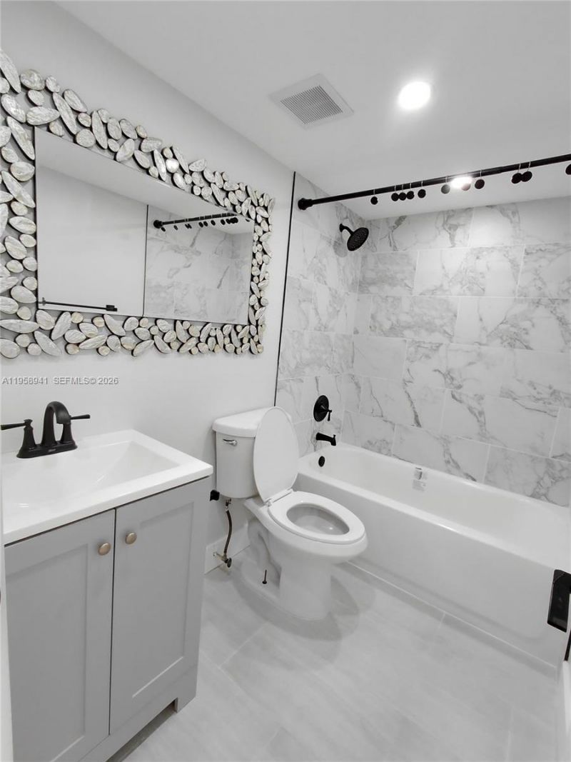 8720 N Sherman Cir, Unit 204, Miramar, FL 33025 Photo