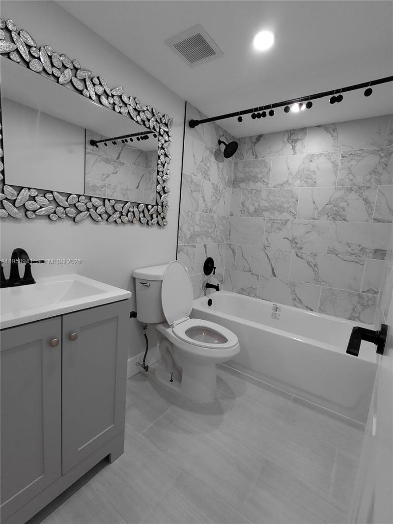 8720 N Sherman Cir, Unit 204, Miramar, FL 33025 Photo