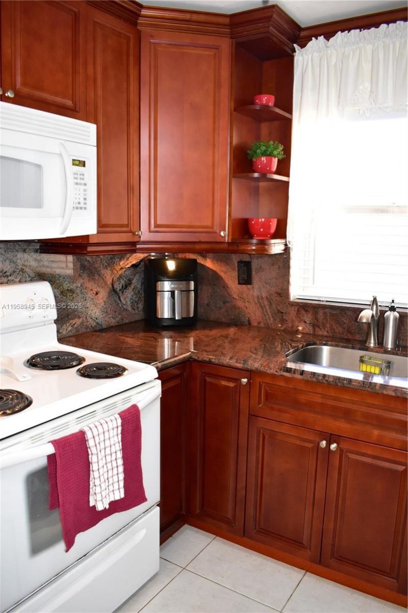 9801 Sunrise Lakes Blvd , Unit 301, Sunrise, FL 33322 Photo