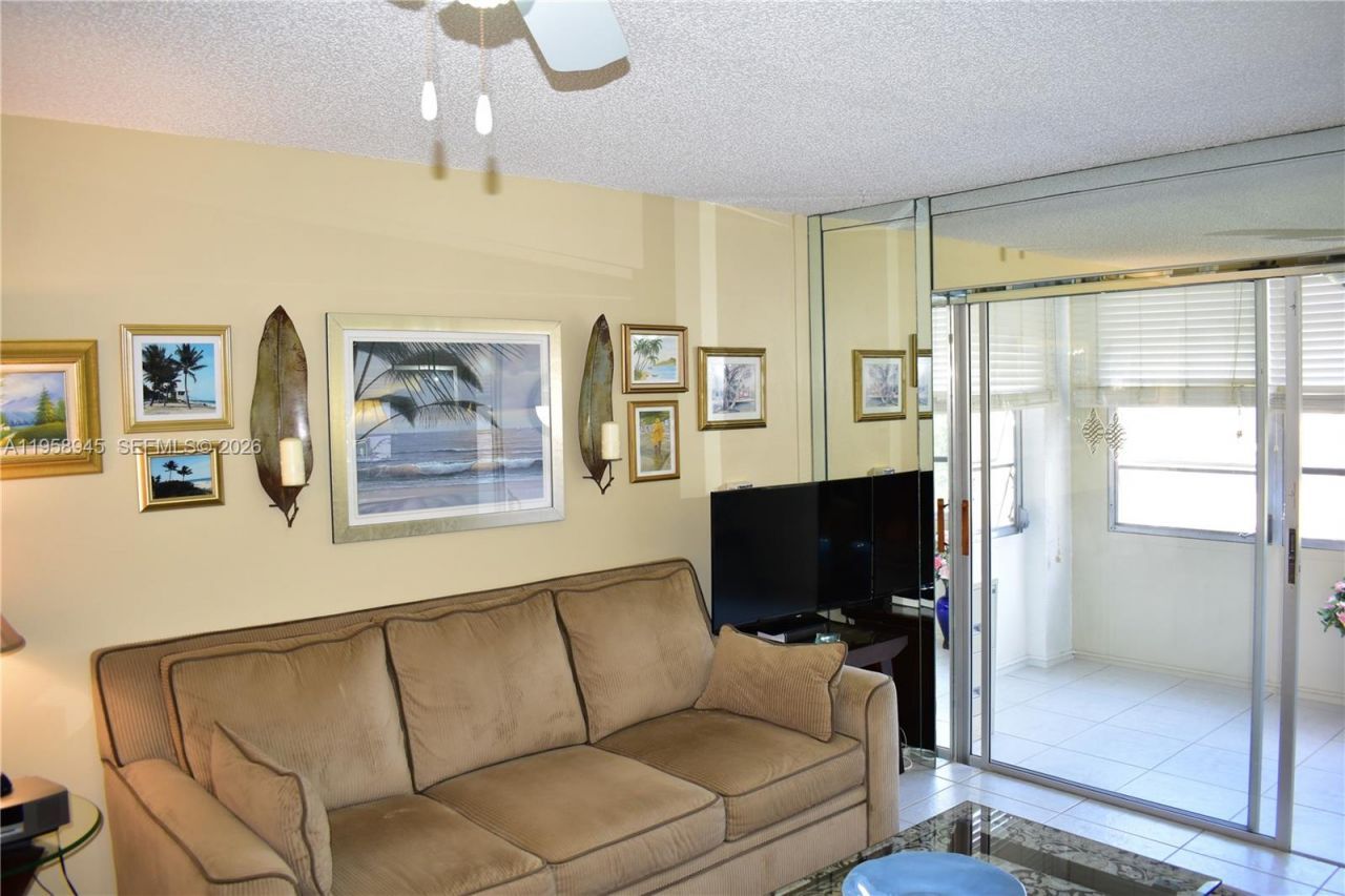 9801 Sunrise Lakes Blvd , Unit 301, Sunrise, FL 33322 Photo