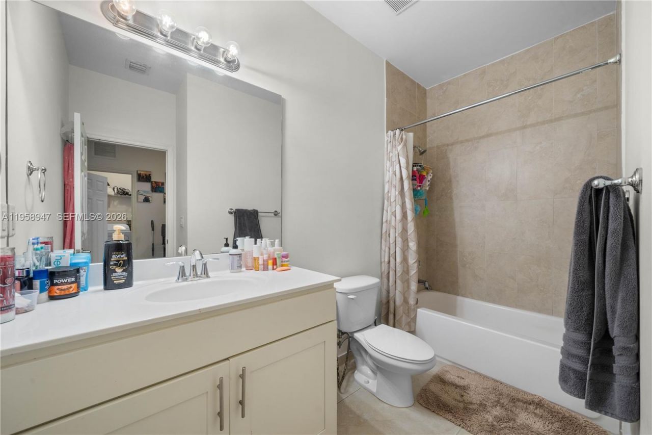 6005 NW 104th Path , Unit 6005, Doral, FL 33178 Photo