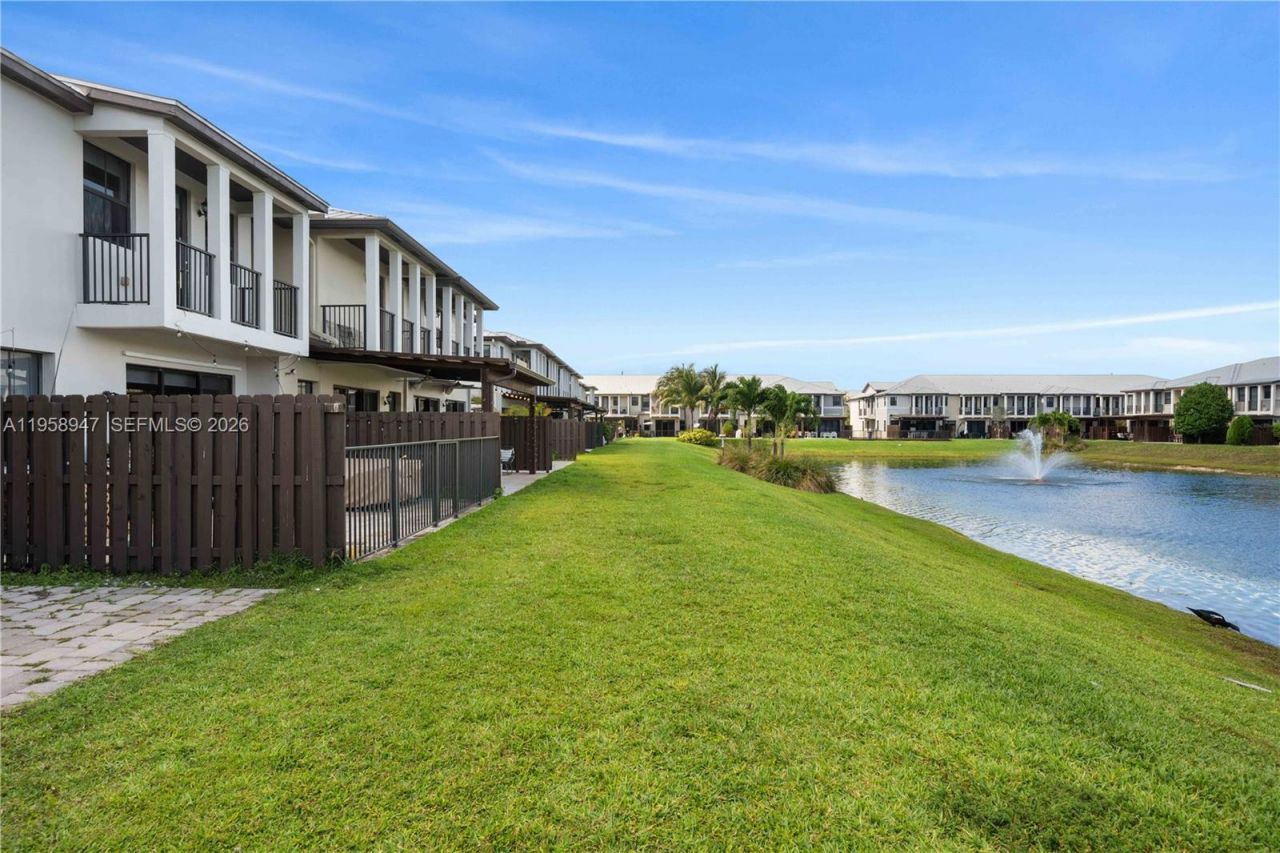 6005 NW 104th Path , Unit 6005, Doral, FL 33178 Photo