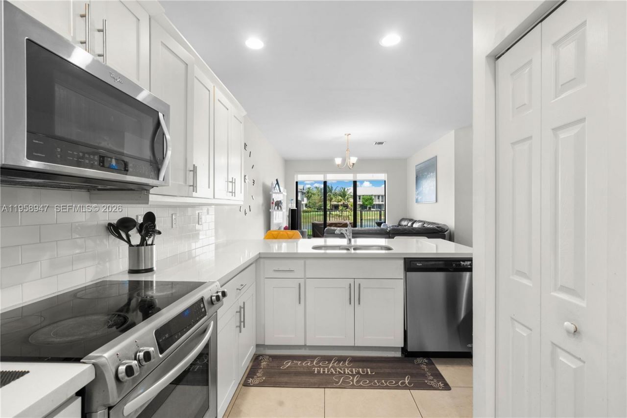 6005 NW 104th Path , Unit 6005, Doral, FL 33178 Photo