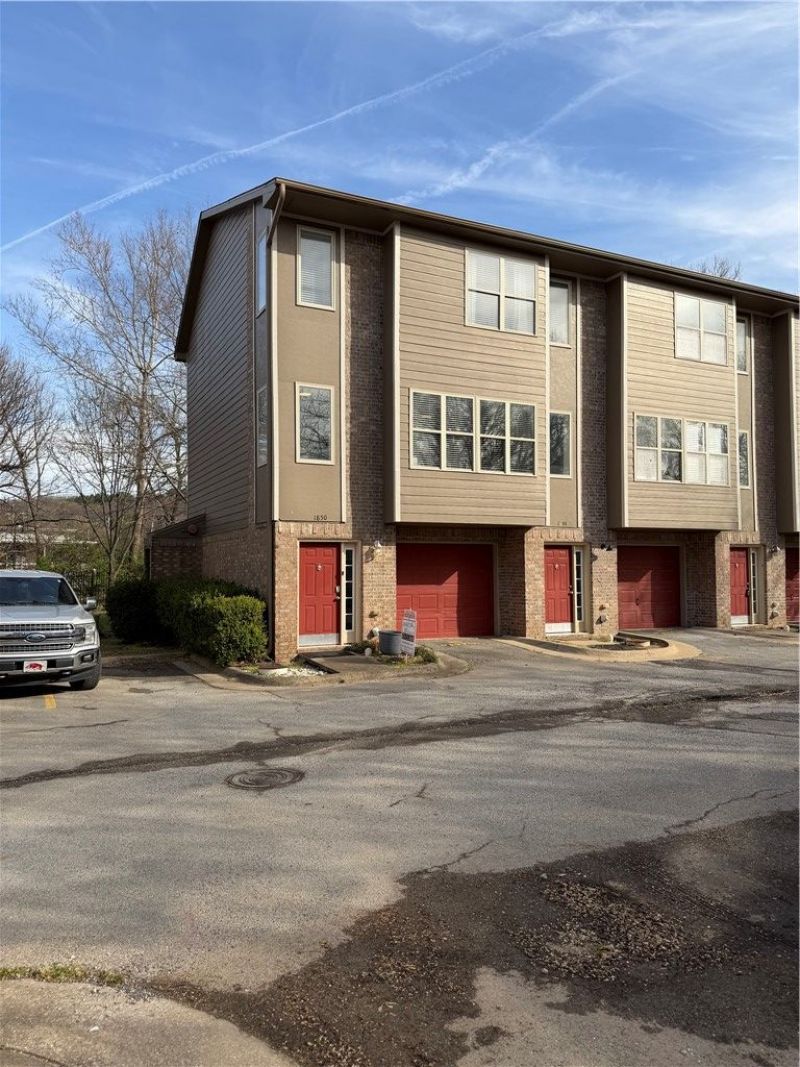 1850 N Scull Creek Drive, Fayetteville, AR 72703 Main Photo