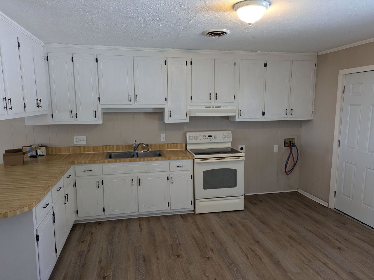 608 22nd Ave. N Photo 4