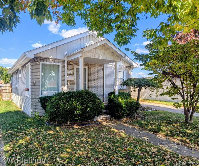 7399 Gronow, Center Line, MI 48015 Main Photo