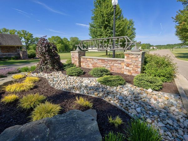 124 Stonegate Drive, Battle Creek, MI 49015