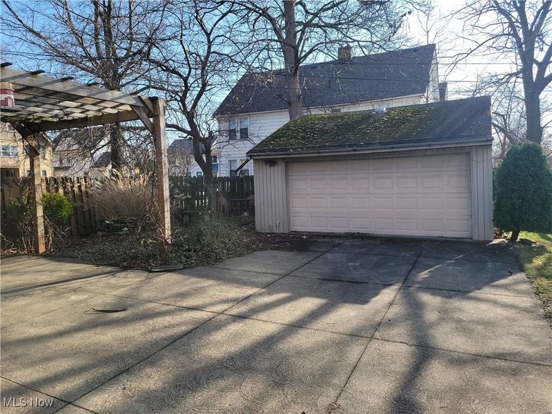 16918 Grovewood Avenue, Cleveland, OH 44110 Photo 5