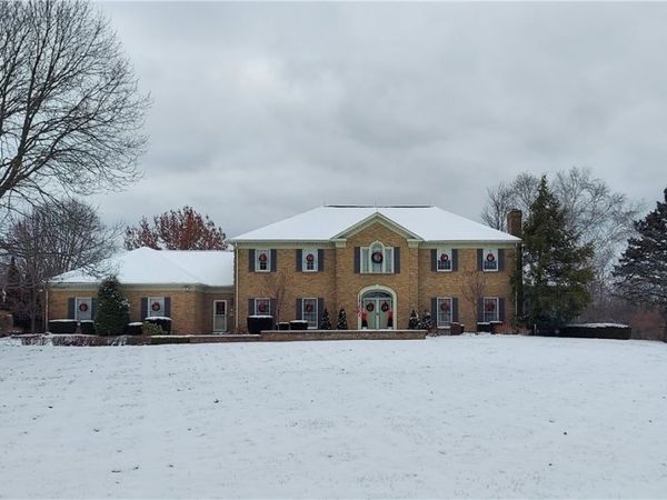 2250 Candlewood Lane, Akron, OH 44333