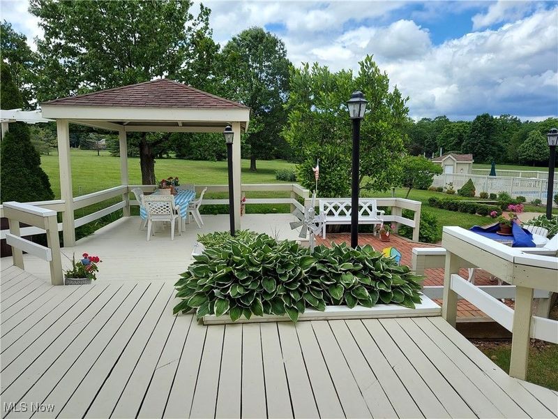 2250 Candlewood Lane, Akron, OH 44333 Photo 2