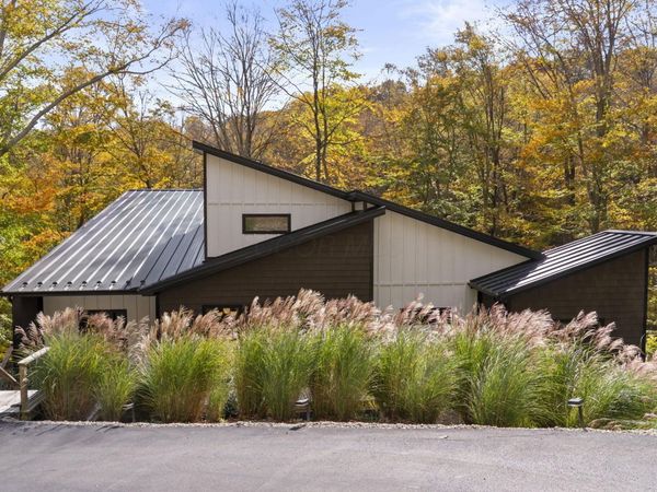 1633 Cardinal Hill Lane, Sugar Grove, OH 43155