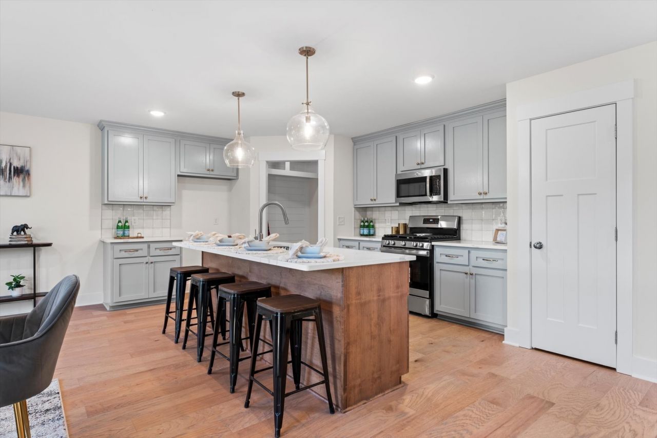 1588 Collins View Way, Clarksville, TN 37043 Main Photo