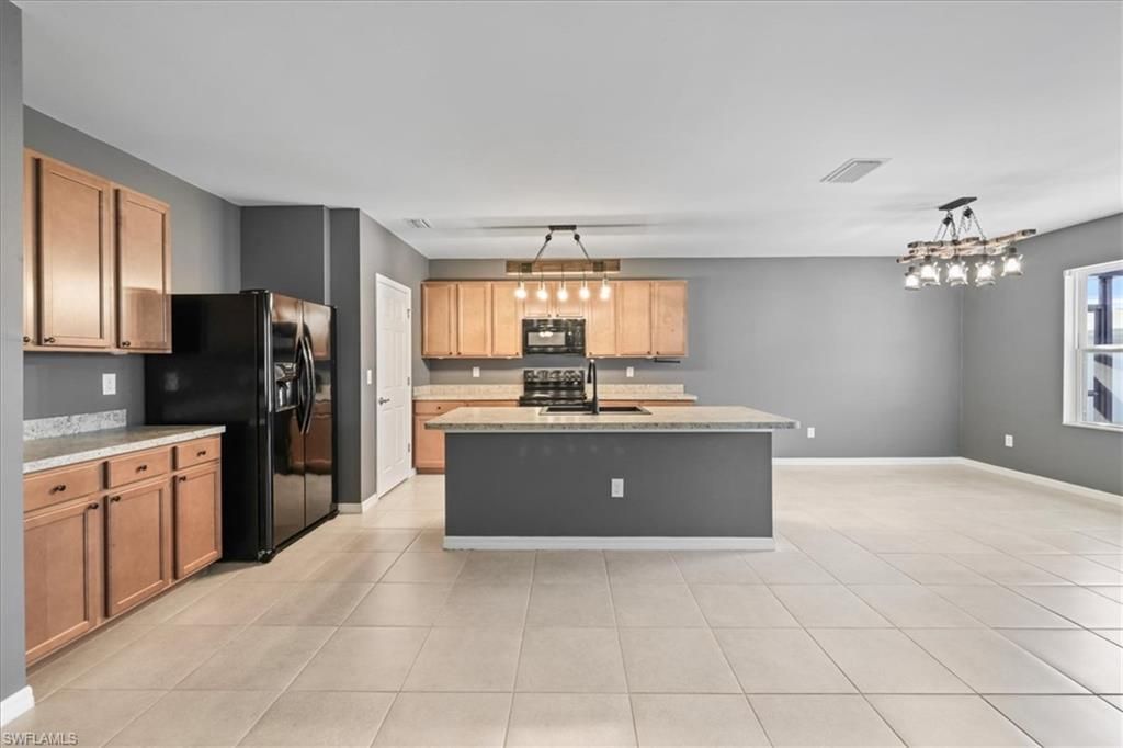 2540 SW 9th Pl, Cape Coral, FL 33914 Photo