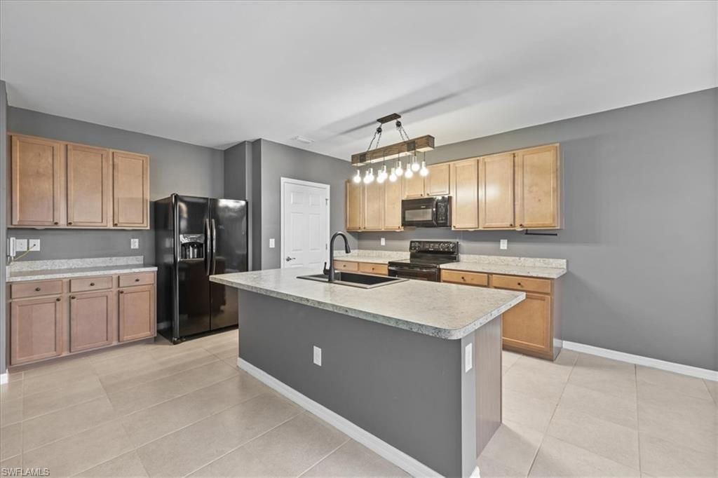 2540 SW 9th Pl, Cape Coral, FL 33914 Photo