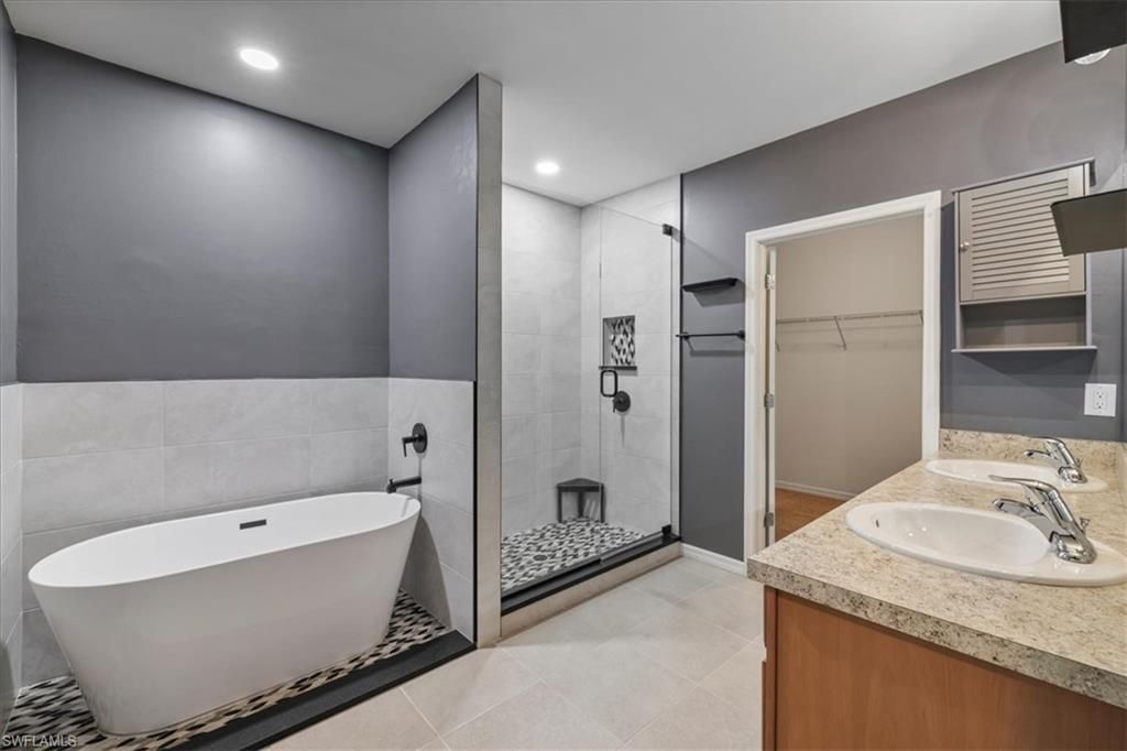 2540 SW 9th Pl, Cape Coral, FL 33914 Photo