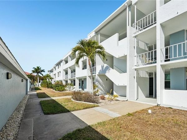 5959 Winkler RD, Unit 305, FORT MYERS, FL 33919