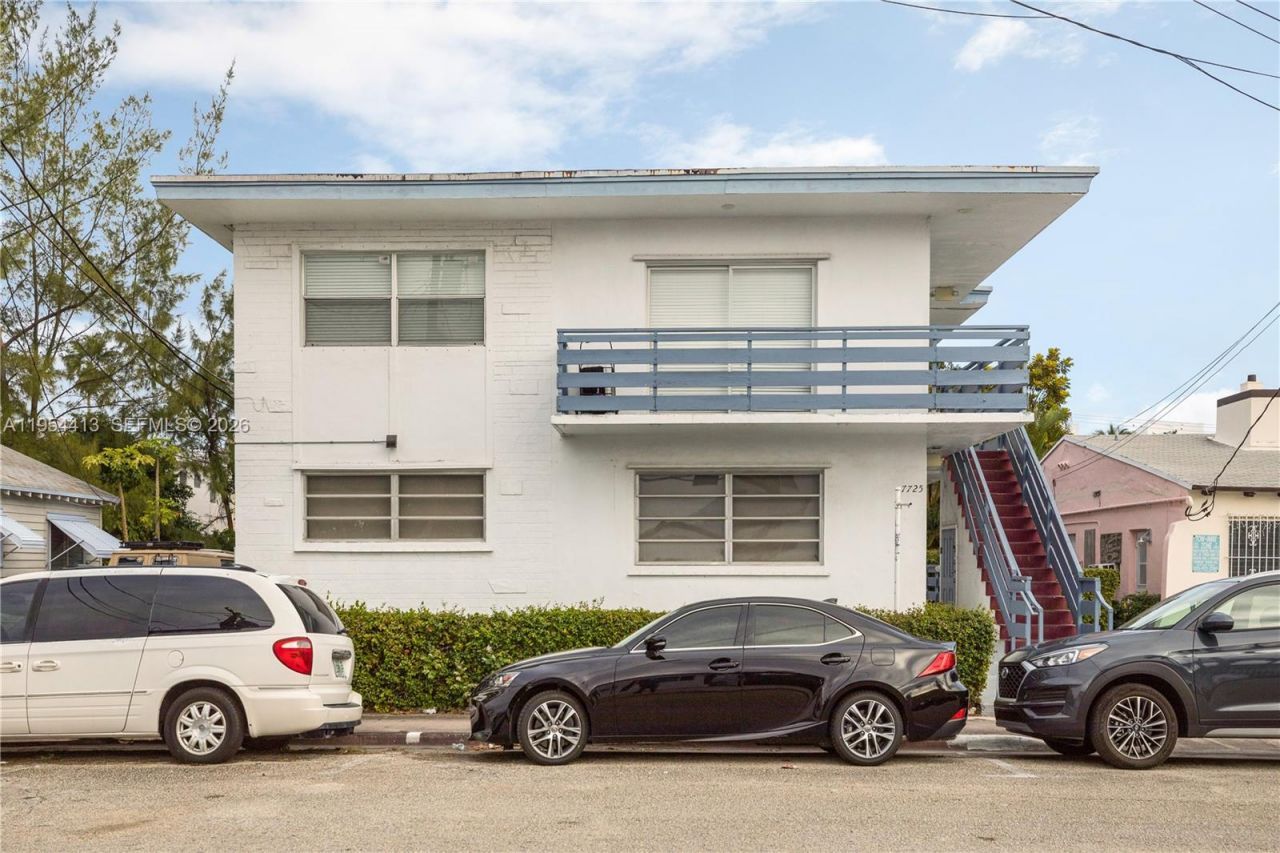7725 Carlyle Ave, Unit 10, Miami Beach, FL 33141 Photo