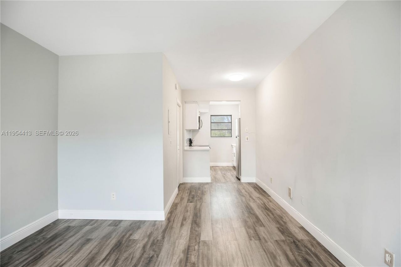 7725 Carlyle Ave , Unit 10, Miami Beach, FL 33141 Photo