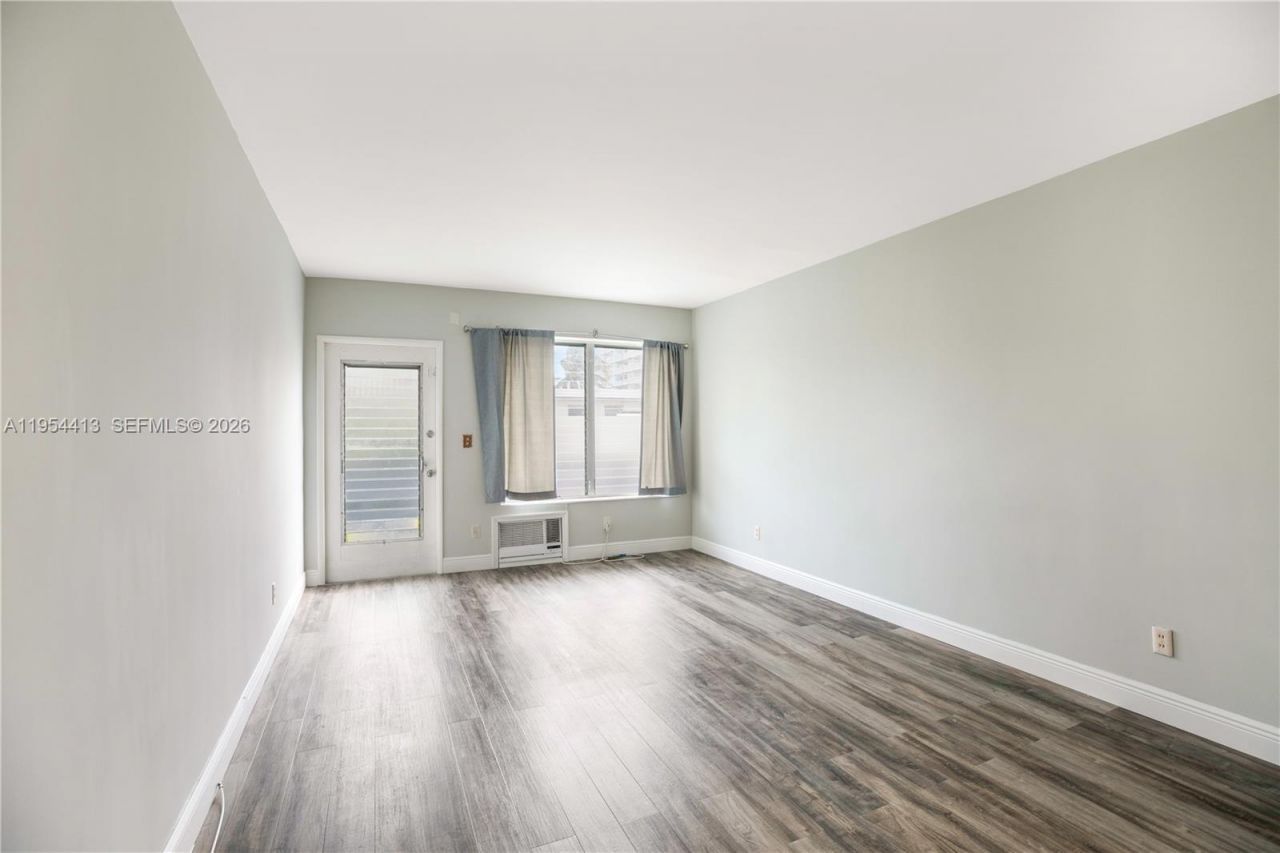 7725 Carlyle Ave , Unit 10, Miami Beach, FL 33141 Photo