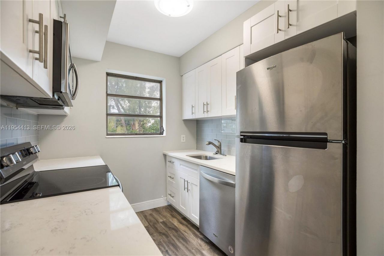 7725 Carlyle Ave , Unit 10, Miami Beach, FL 33141 Photo