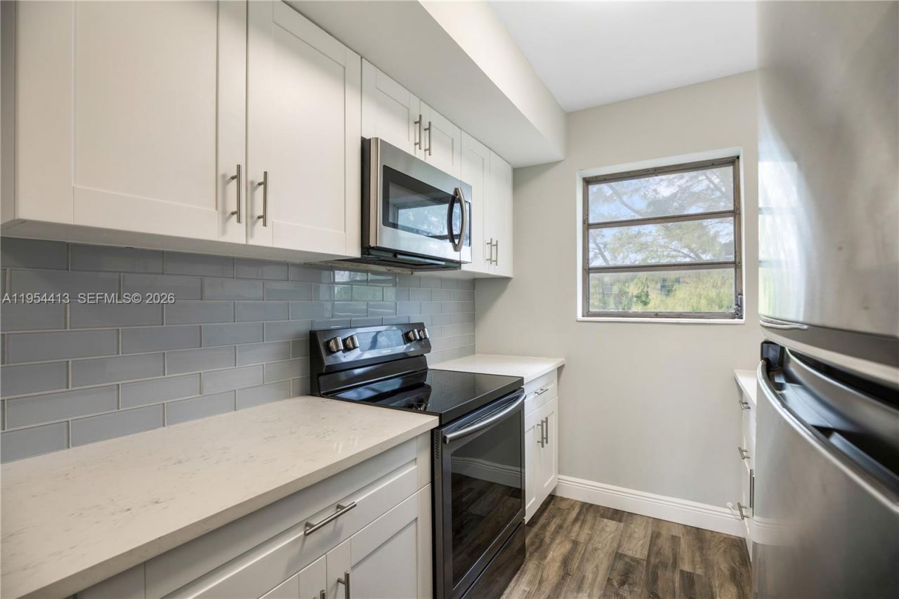 7725 Carlyle Ave , Unit 10, Miami Beach, FL 33141 Photo