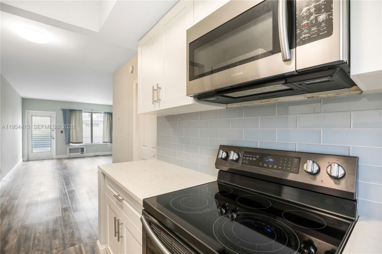 7725 Carlyle Ave , Unit 10, Miami Beach, FL 33141 Photo