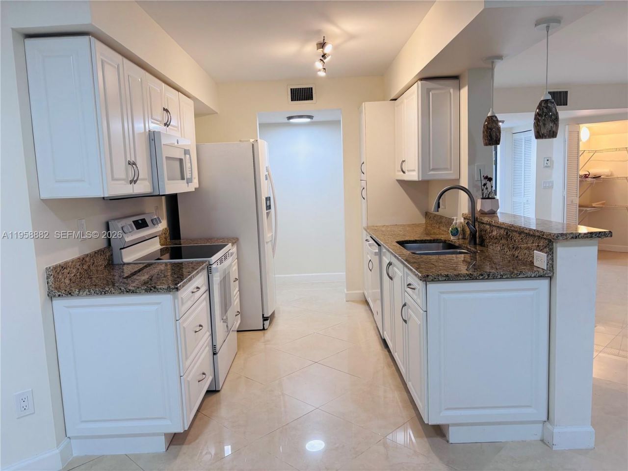 Please Call For Address, Unit 942, Plantation, FL 33324 Photo