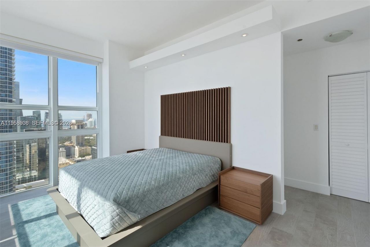 950 Brickell Bay Dr, Unit 4411, Miami, FL 33131 Photo