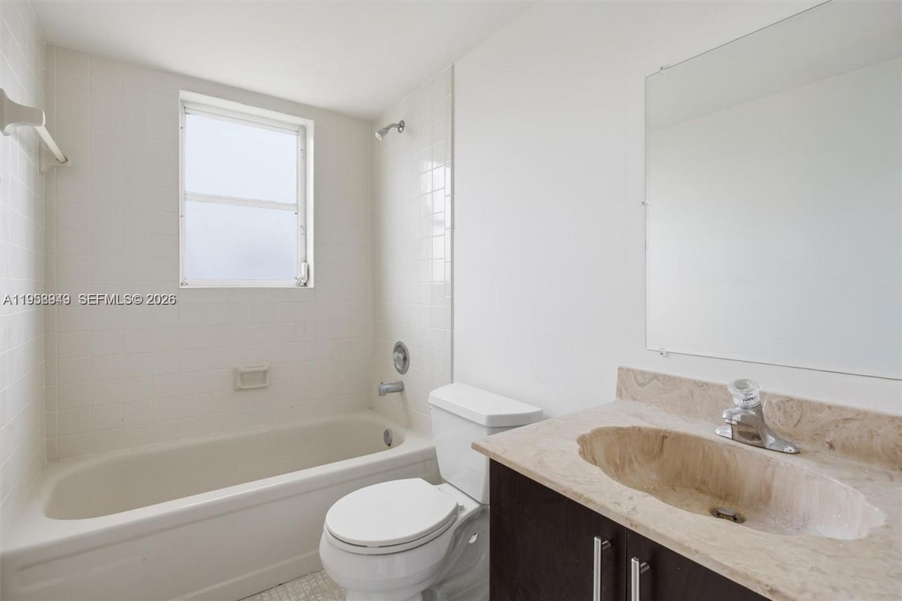 8560 N Sherman Cir, Unit 401, Miramar, FL 33025 Photo