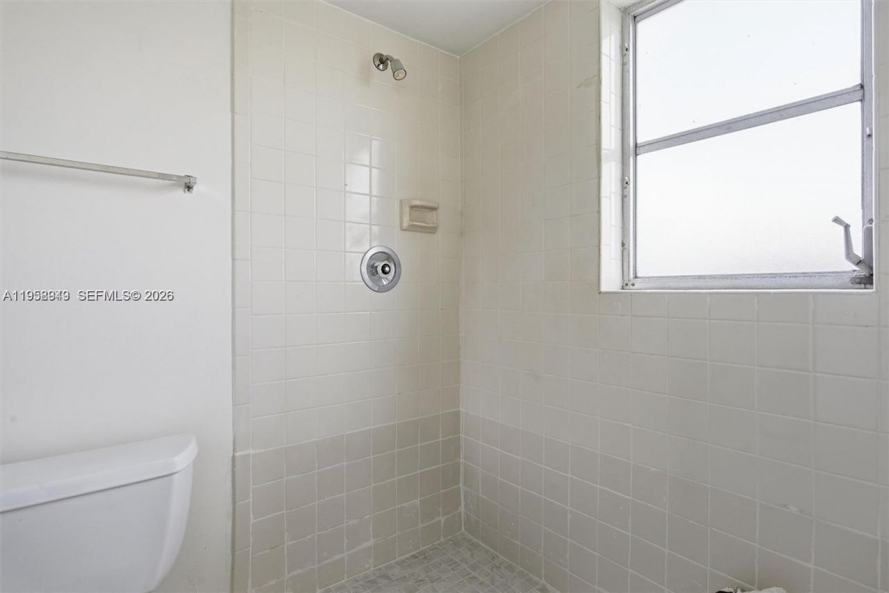 8560 N Sherman Cir, Unit 401, Miramar, FL 33025 Photo