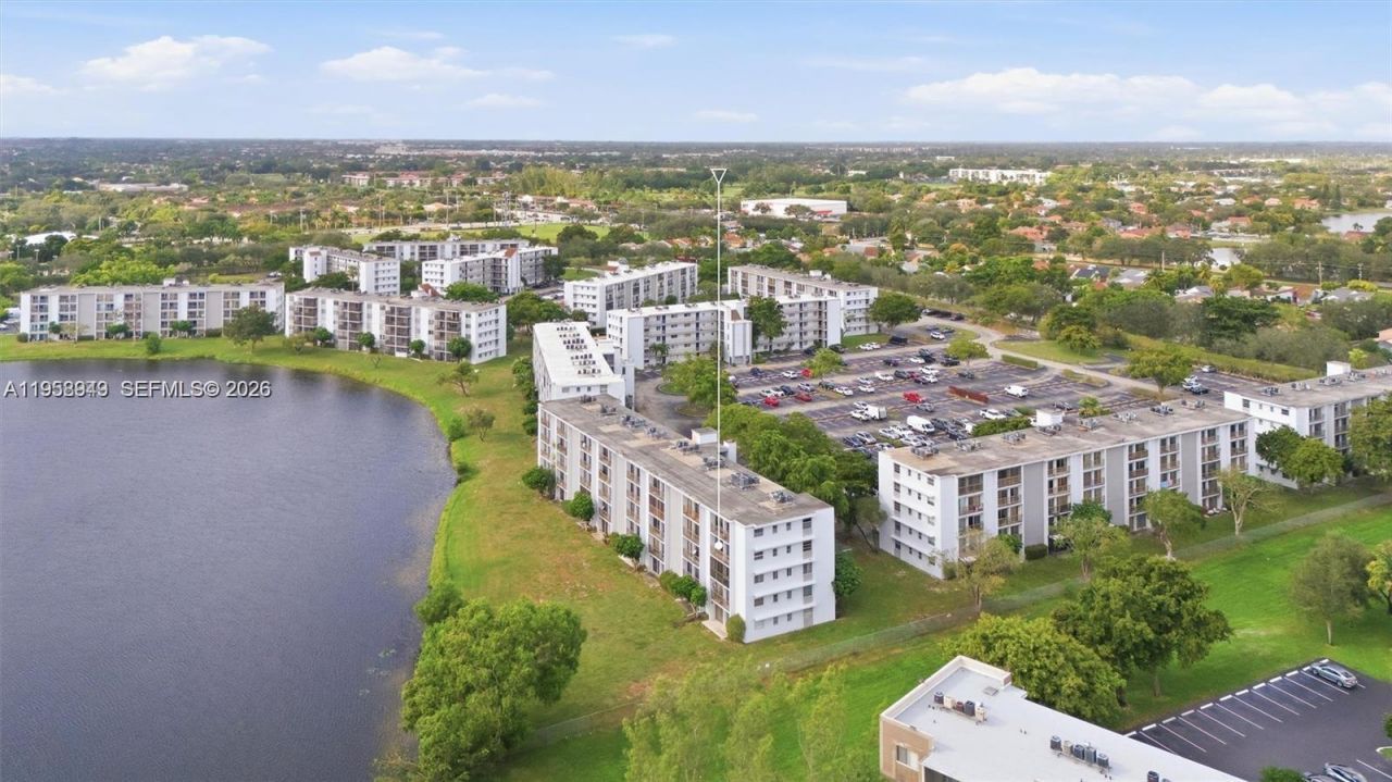 8560 N Sherman Cir, Unit 401, Miramar, FL 33025 Photo