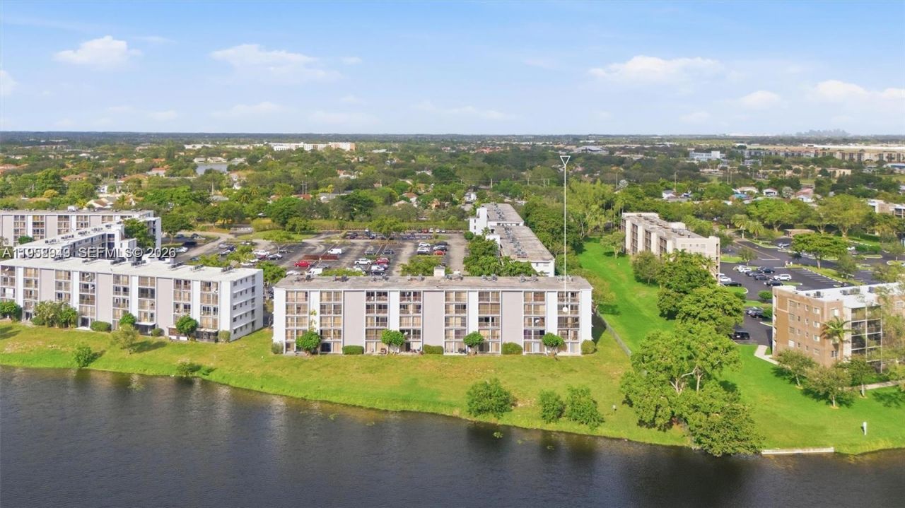 8560 N Sherman Cir, Unit 401, Miramar, FL 33025 Photo