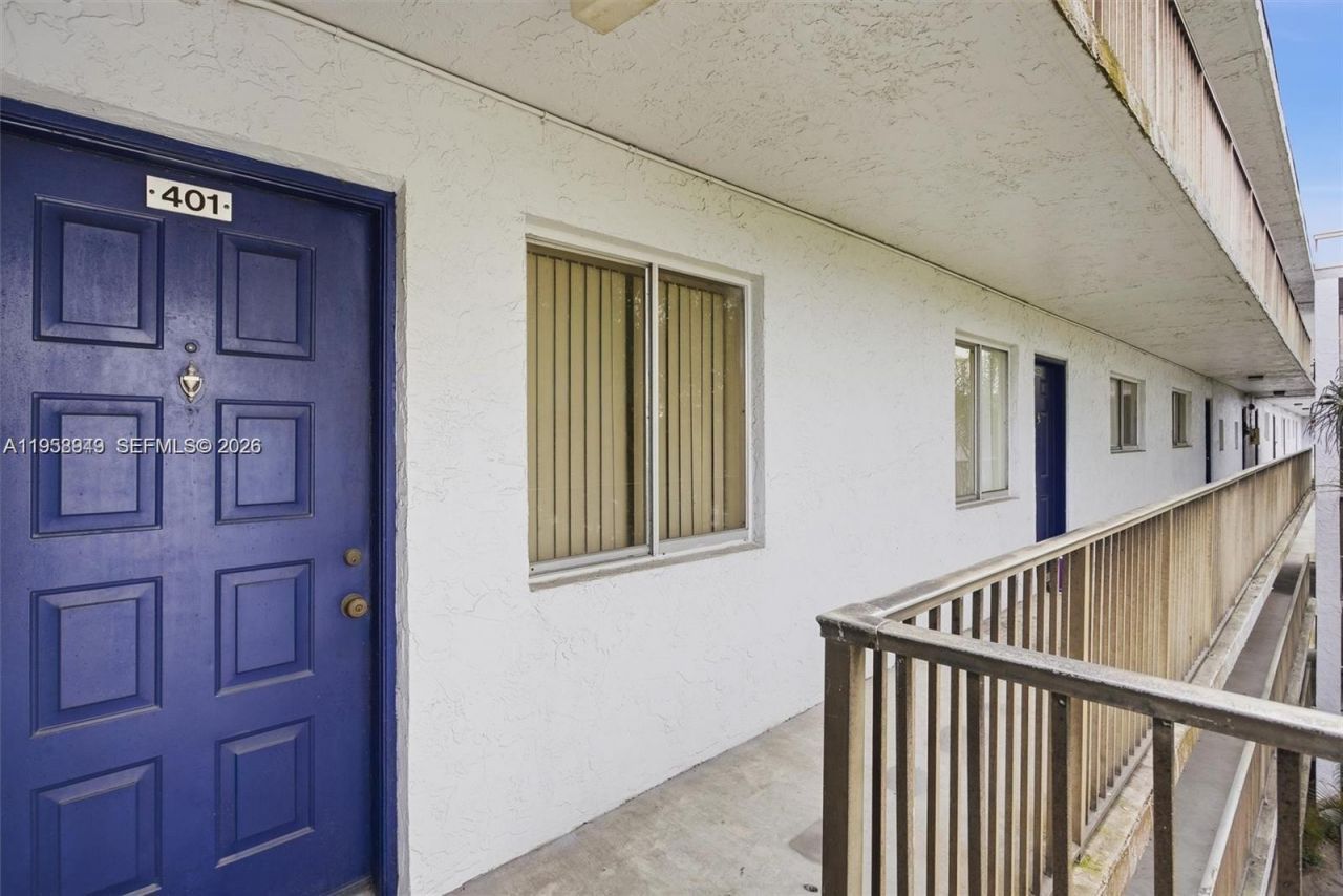 8560 N Sherman Cir, Unit 401, Miramar, FL 33025 Photo