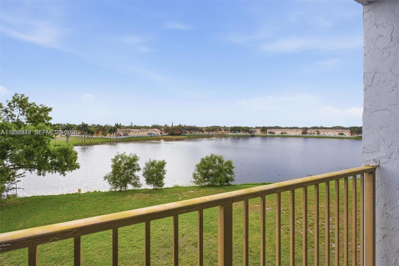 8560 N Sherman Cir, Unit 401, Miramar, FL 33025 Photo