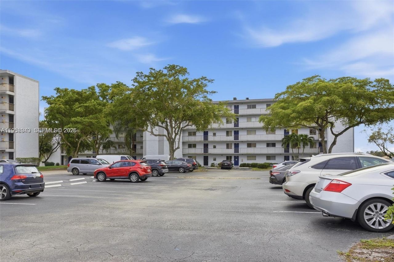 8560 N Sherman Cir, Unit 401, Miramar, FL 33025 Photo